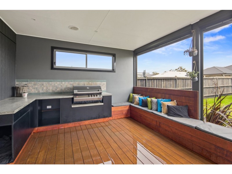 23 Echidna Grove, Cowes VIC 3922