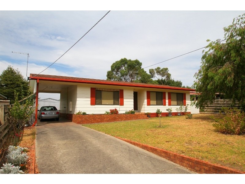 3 Birdwood Avenue, Cowes VIC 3922