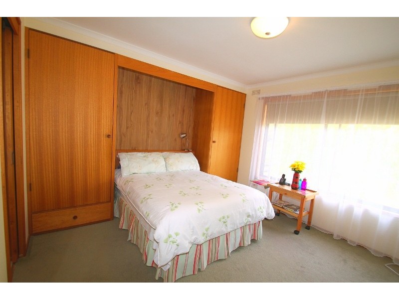 3 Birdwood Avenue, Cowes VIC 3922