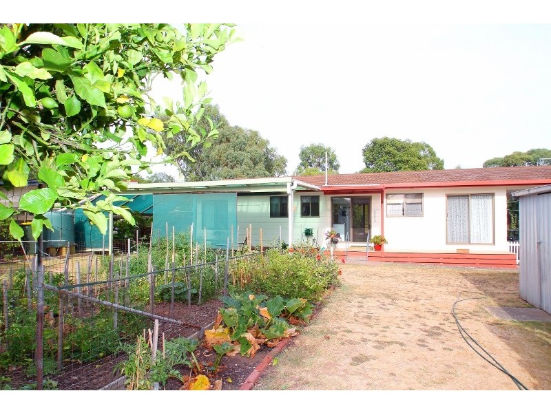 3 Birdwood Avenue, Cowes VIC 3922