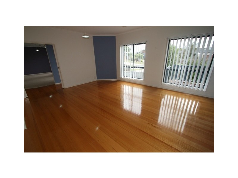 3 Grevilia Close, Cowes VIC 3922