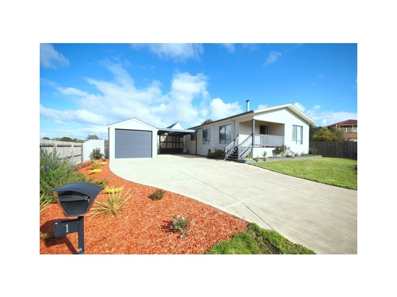 1 Grevilia Close, Cowes VIC 3922