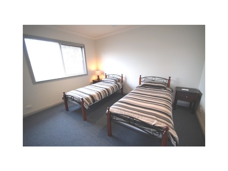 1 Grevilia Close, Cowes VIC 3922