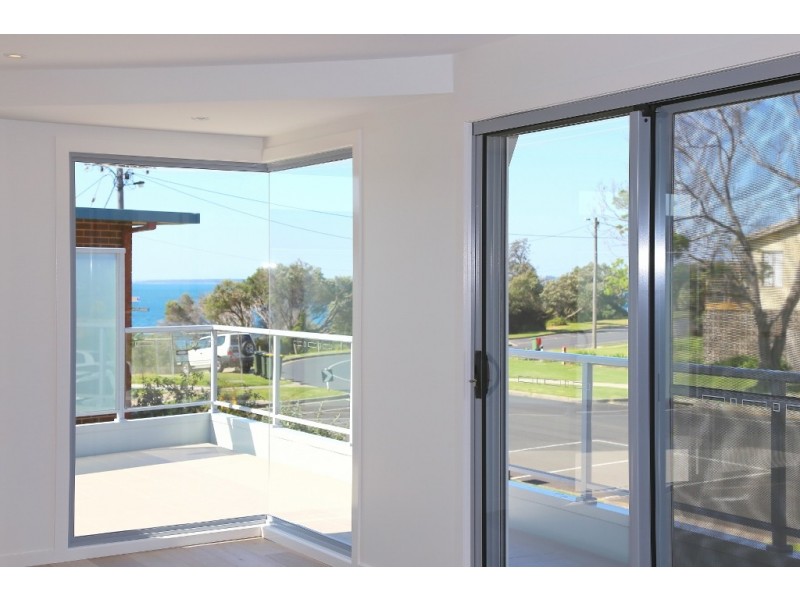 Units 1/4 Osbourne Avenue, Cowes VIC 3922