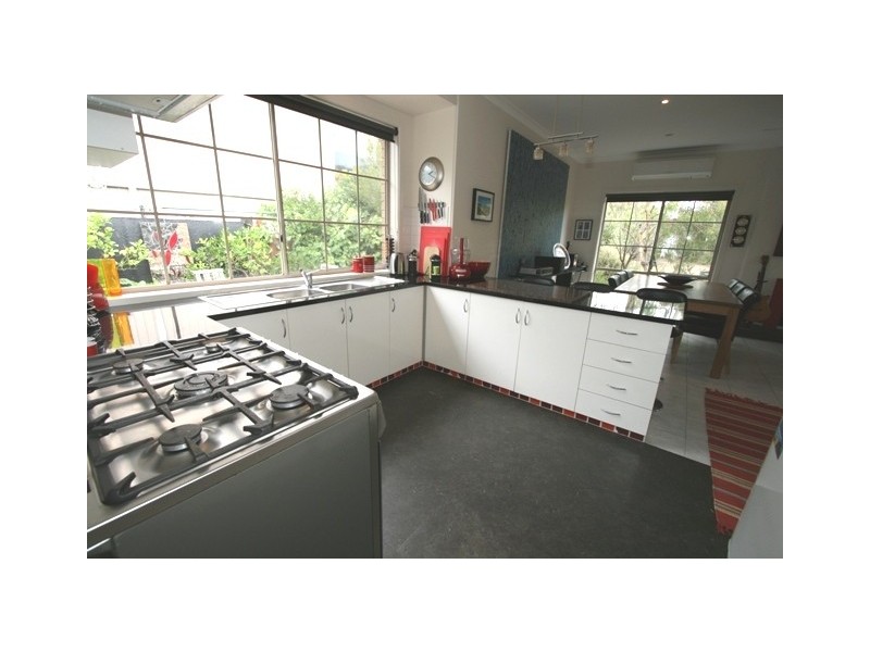 22 Dover Street, Sunderland Bay VIC 3922