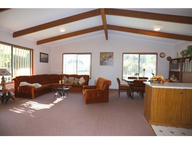 24 Scenic Drive, Cowes VIC 3922