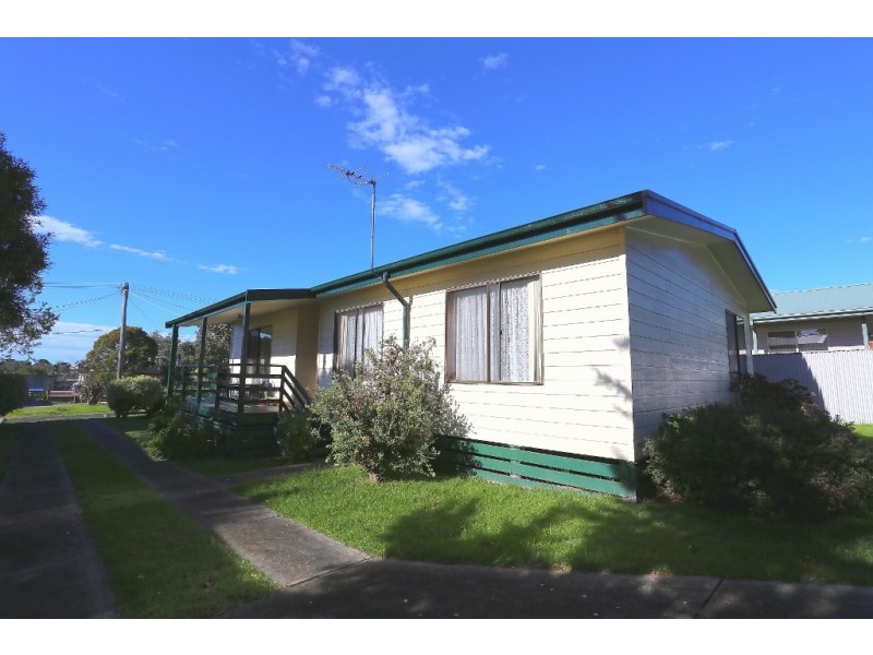 24 Scenic Drive, Cowes VIC 3922