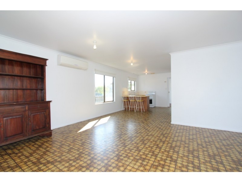 11 Dover Street, Sunderland Bay VIC 3922