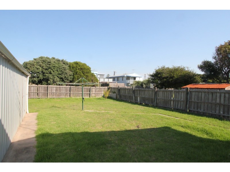 11 Dover Street, Sunderland Bay VIC 3922