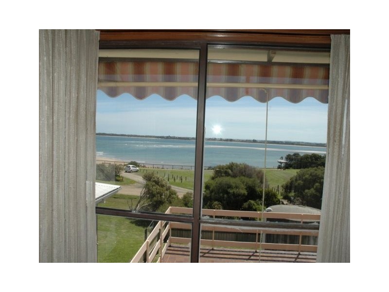 25 Ocean View Dve, San Remo VIC 3925