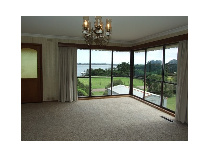 25 Ocean View Dve, San Remo VIC 3925