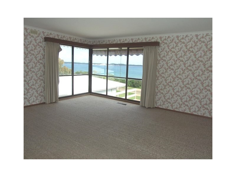 25 Ocean View Dve, San Remo VIC 3925