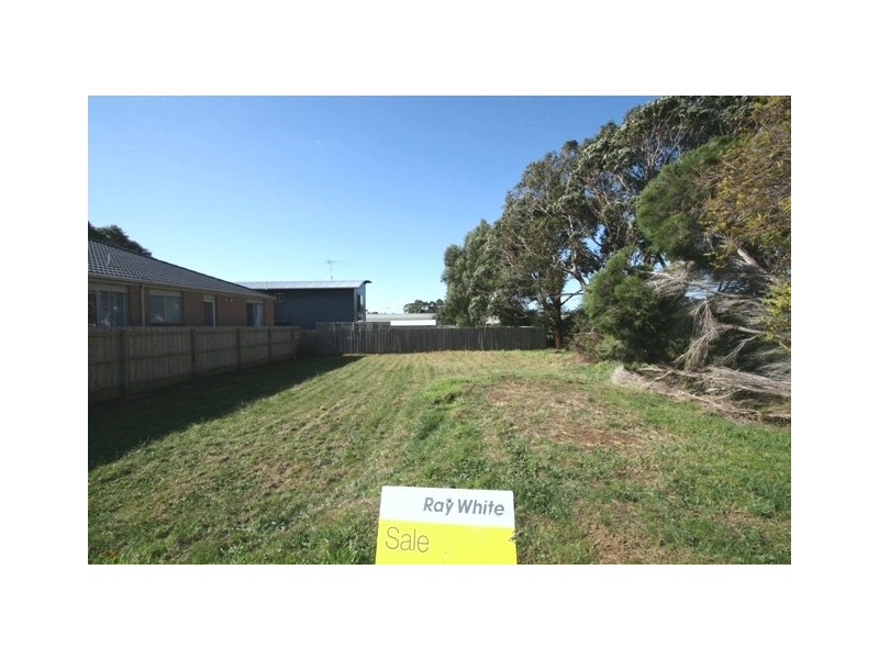 1 Saraghi Place, Cowes VIC 3922