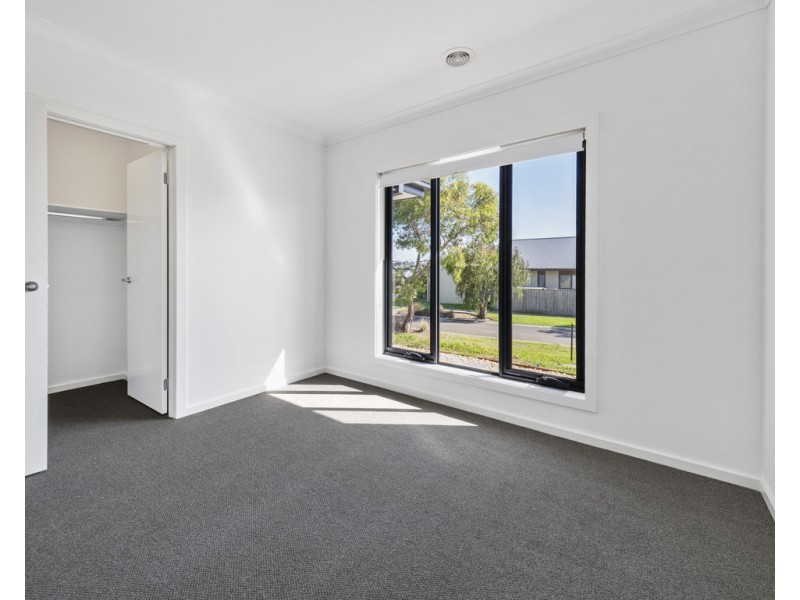 41 Seagrove Way, Cowes VIC 3922