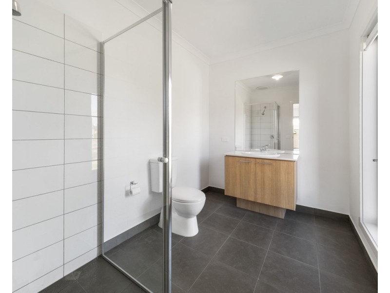 41 Seagrove Way, Cowes VIC 3922