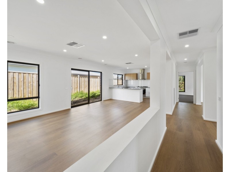 41 Seagrove Way, Cowes VIC 3922