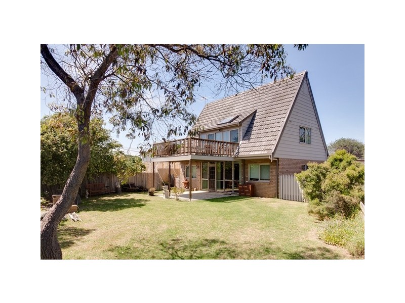 15 Bondi Avenue, Cape Woolamai VIC 3925