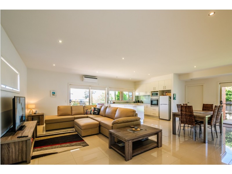 1/283 Settlement Road, Cowes VIC 3922