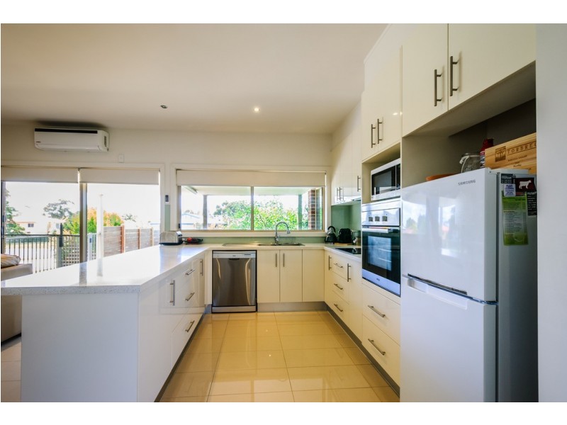 1/283 Settlement Road, Cowes VIC 3922
