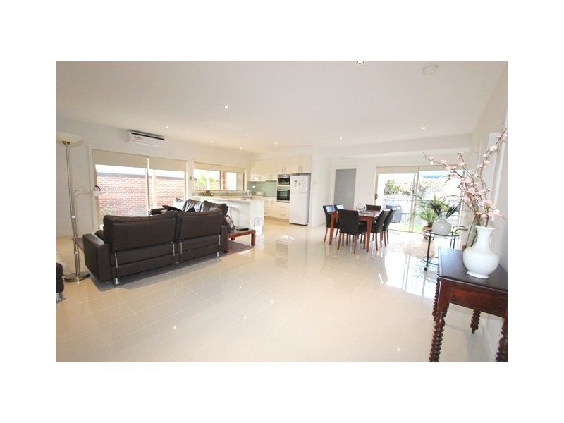 2/283 Settlement Road, Cowes VIC 3922