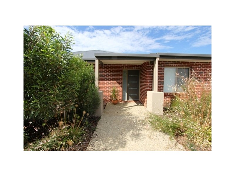2/283 Settlement Road, Cowes VIC 3922