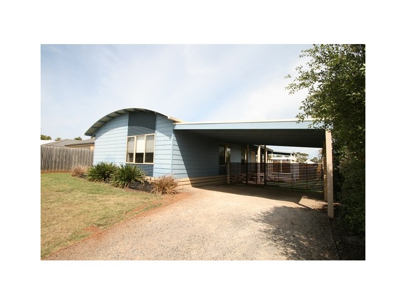 18 Norman Drive, Cowes VIC 3922