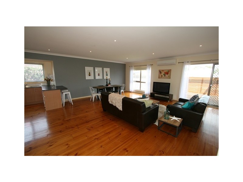 18 Norman Drive, Cowes VIC 3922