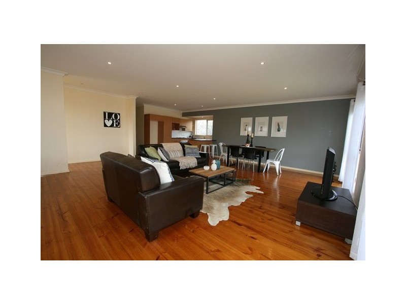 18 Norman Drive, Cowes VIC 3922