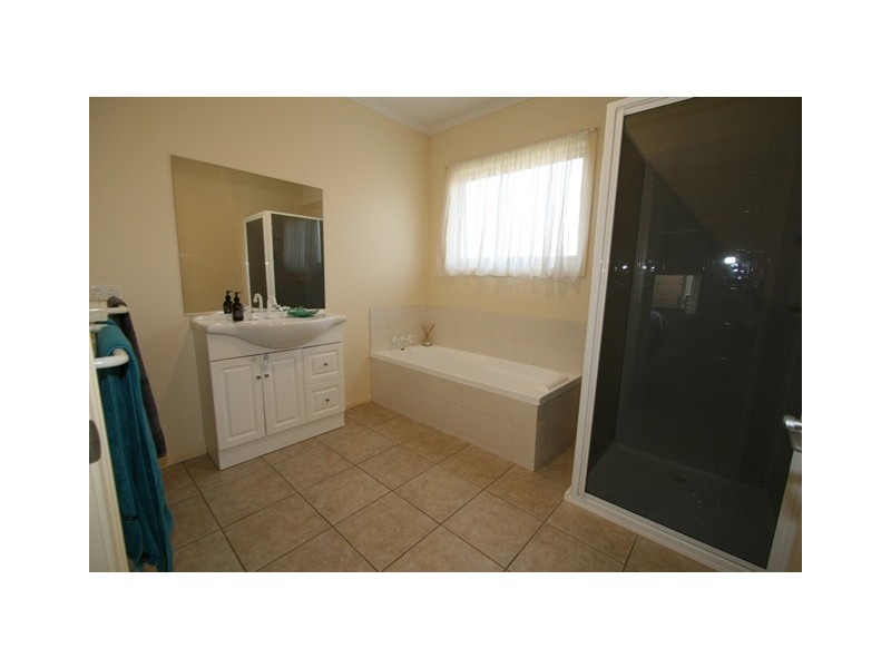 18 Norman Drive, Cowes VIC 3922