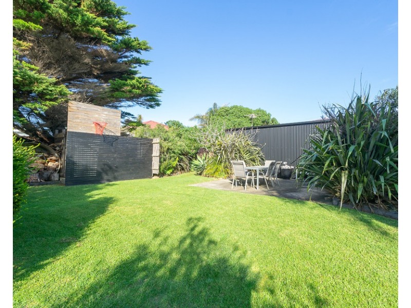 22 Dover Street, Sunderland Bay VIC 3922