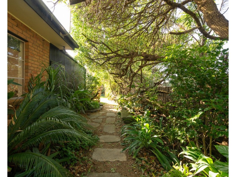 22 Dover Street, Sunderland Bay VIC 3922