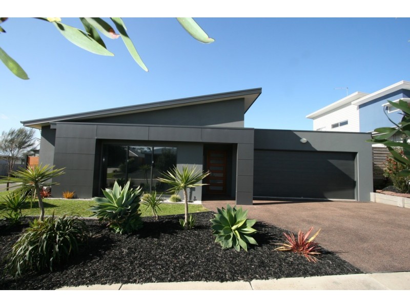 21 Boobook Grove, Cowes VIC 3922