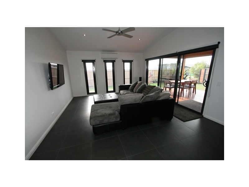 21 Boobook Grove, Cowes VIC 3922