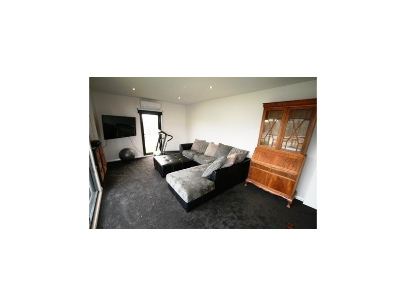 21 Boobook Grove, Cowes VIC 3922