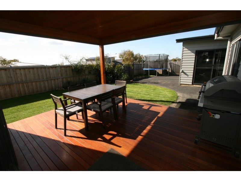 21 Boobook Grove, Cowes VIC 3922