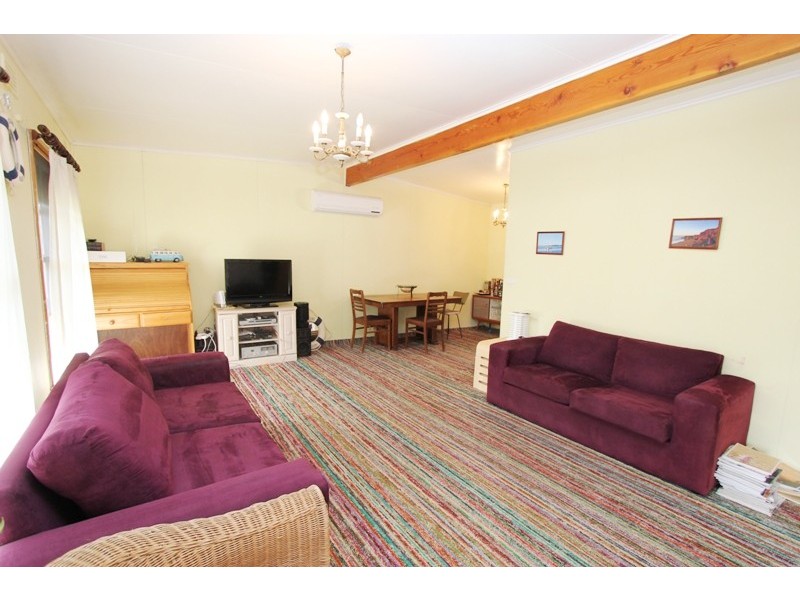 64 Bayview Drive, Cowes VIC 3922