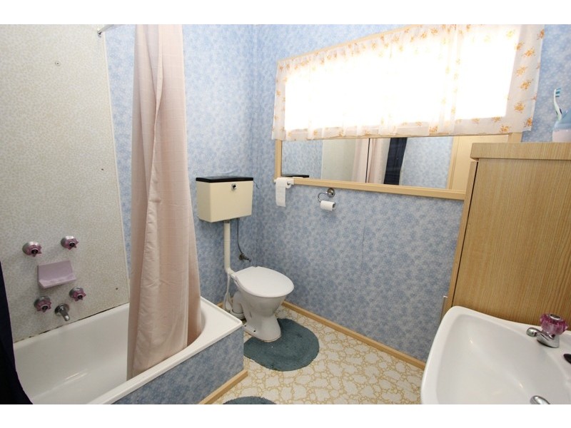 64 Bayview Drive, Cowes VIC 3922