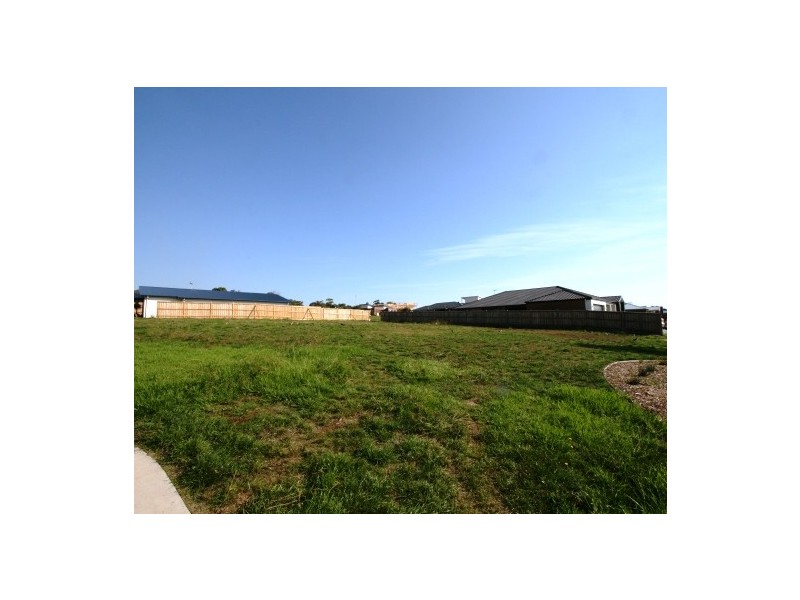 44 Seagrove Way, Cowes VIC 3922