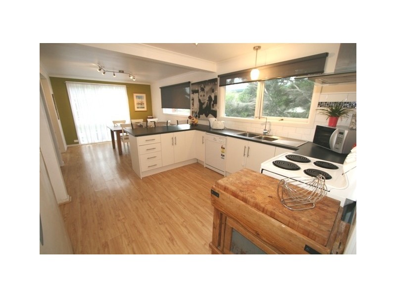 14 Dover Street, Sunderland Bay VIC 3922