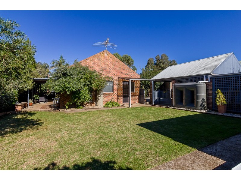 18 Blue Gum Court, Cowes VIC 3922
