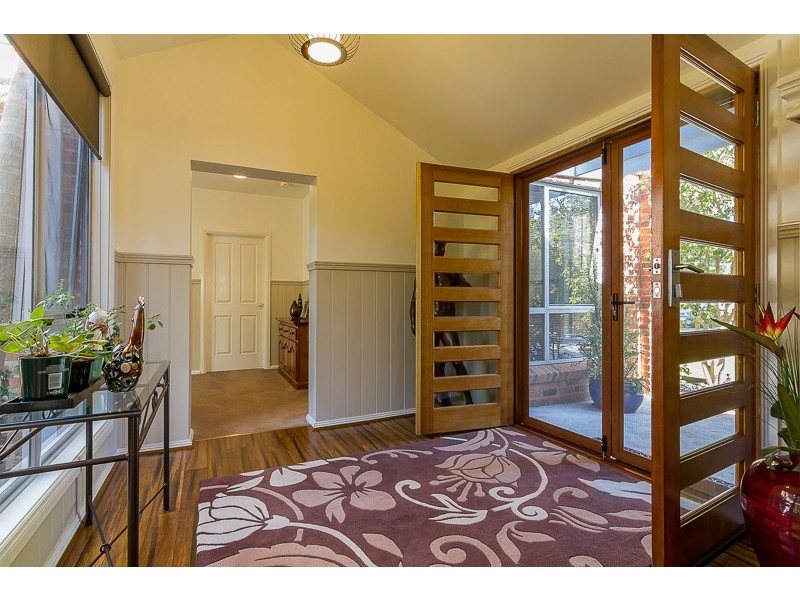 18 Blue Gum Court, Cowes VIC 3922