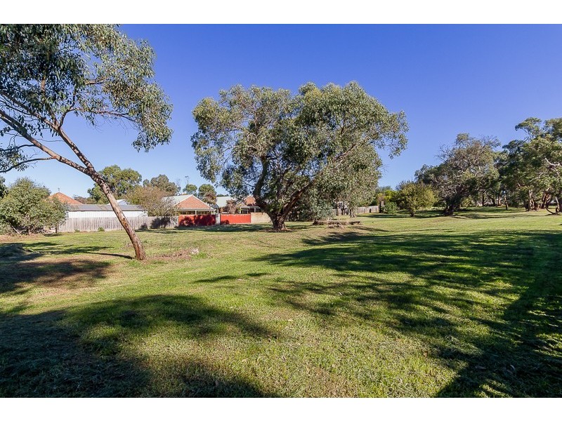 18 Blue Gum Court, Cowes VIC 3922