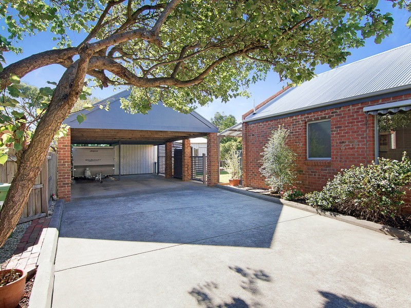 18 Blue Gum Court, Cowes VIC 3922