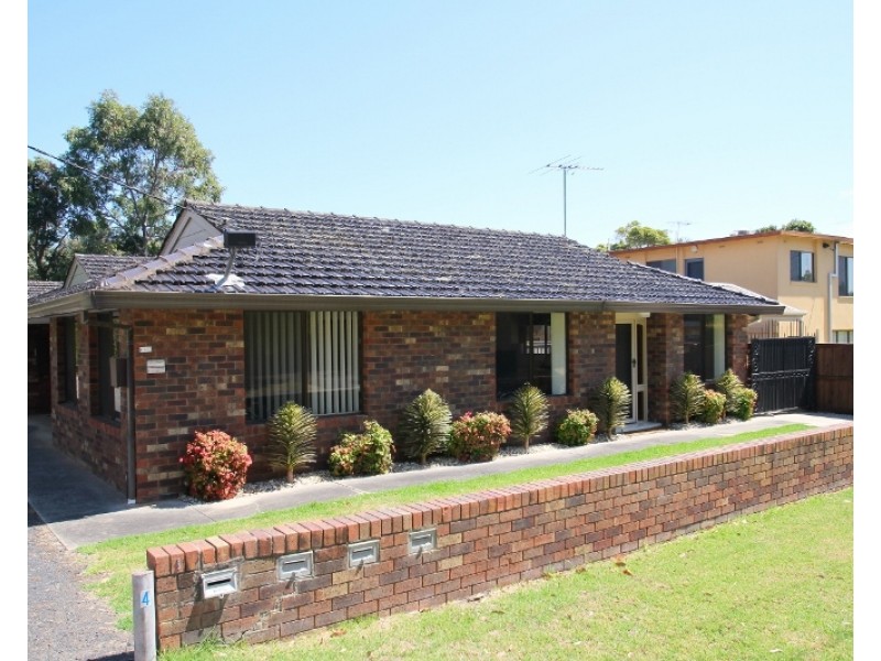 1/4 McHaffie Drive, Cowes VIC 3922