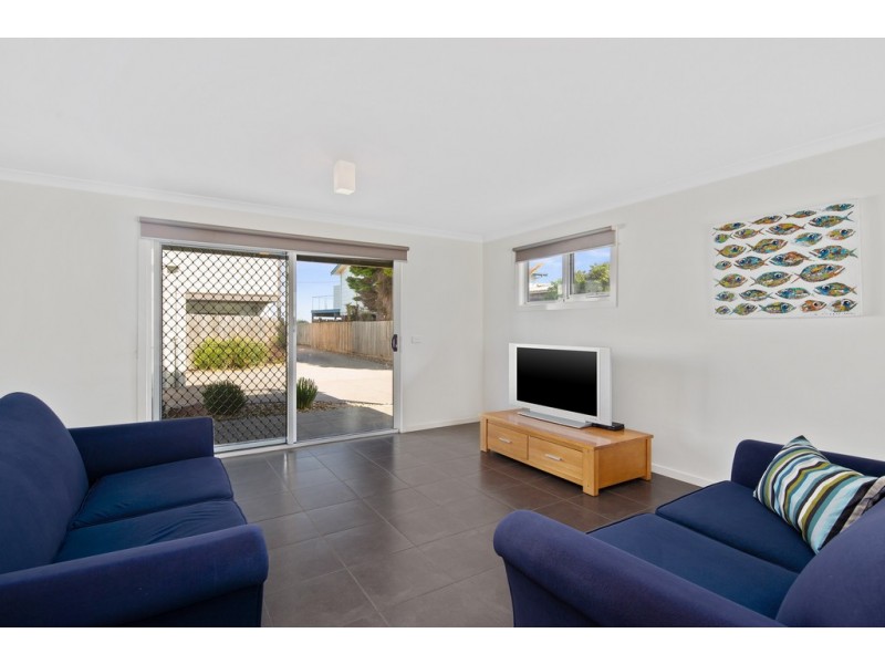 Unit 2, 72 The Esplanade, Sunderland Bay VIC 3922