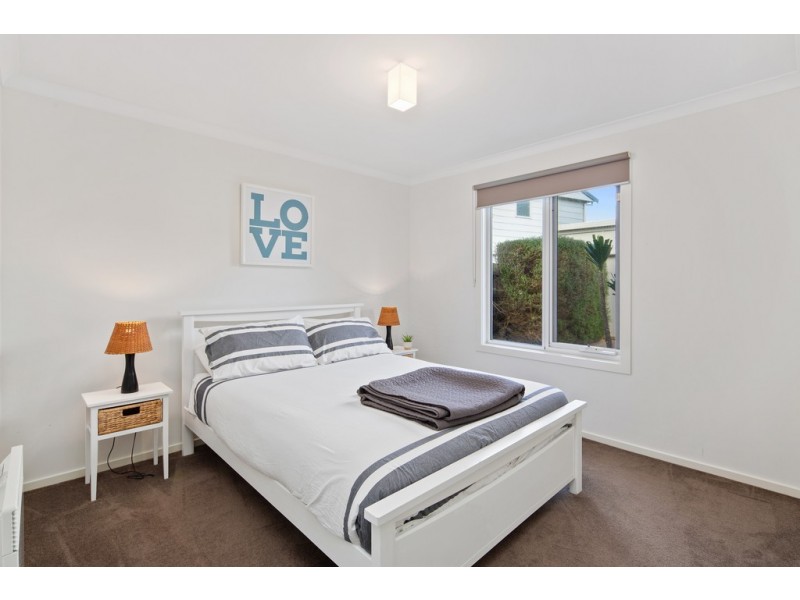 Unit 2, 72 The Esplanade, Sunderland Bay VIC 3922