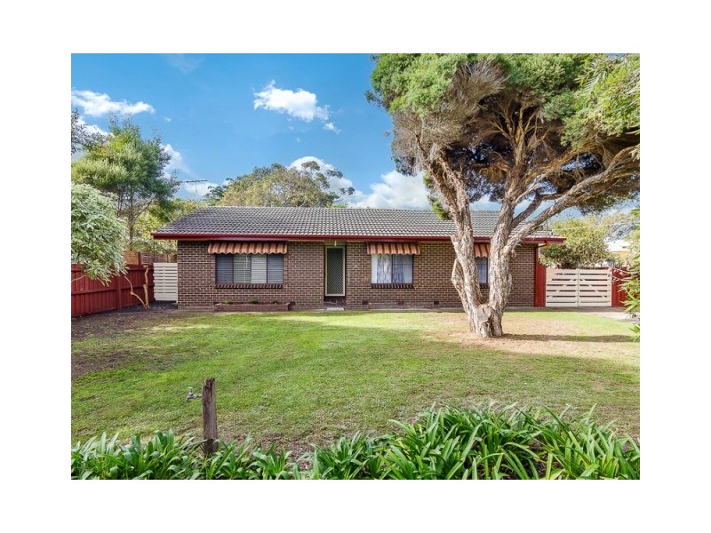 11 Monash Ave, Cowes VIC 3922