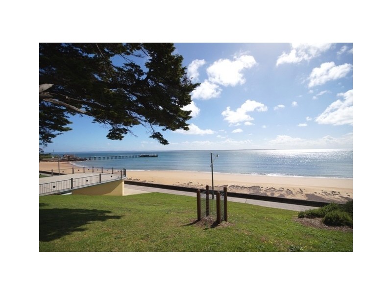215/2-10 Steele Street, Cowes VIC 3922