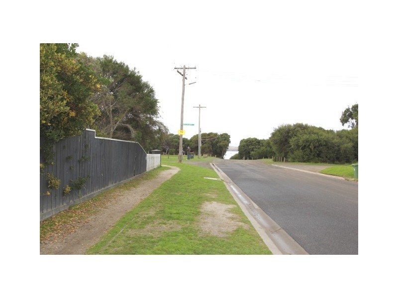 16 Cottosloe Avenue, Cape Woolamai VIC 3925