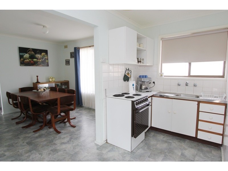 11 Lawrence Avenue, Cowes VIC 3922